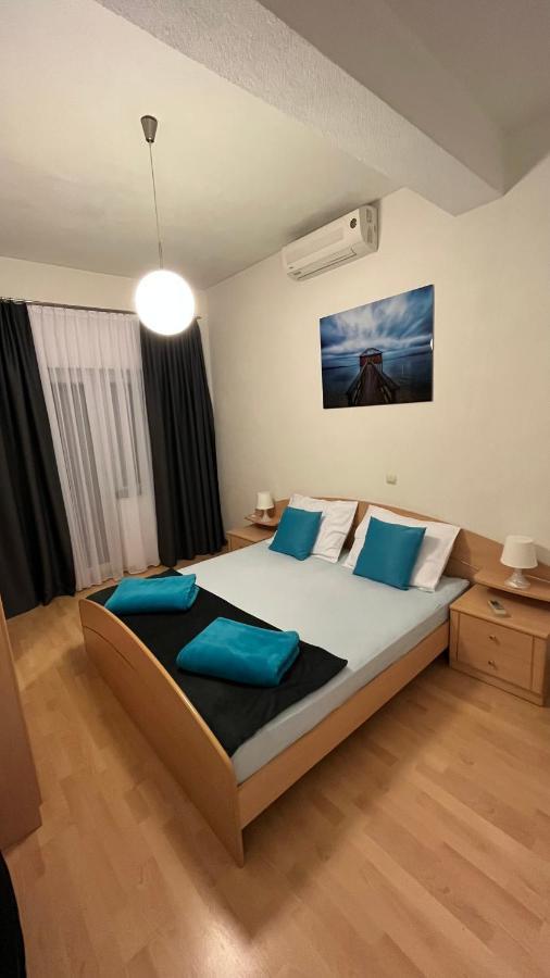 Sunshine House With Free Parking *