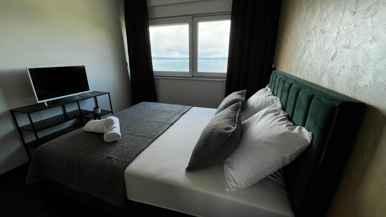 Sunshine House With Free Parking Apartment Makarska
