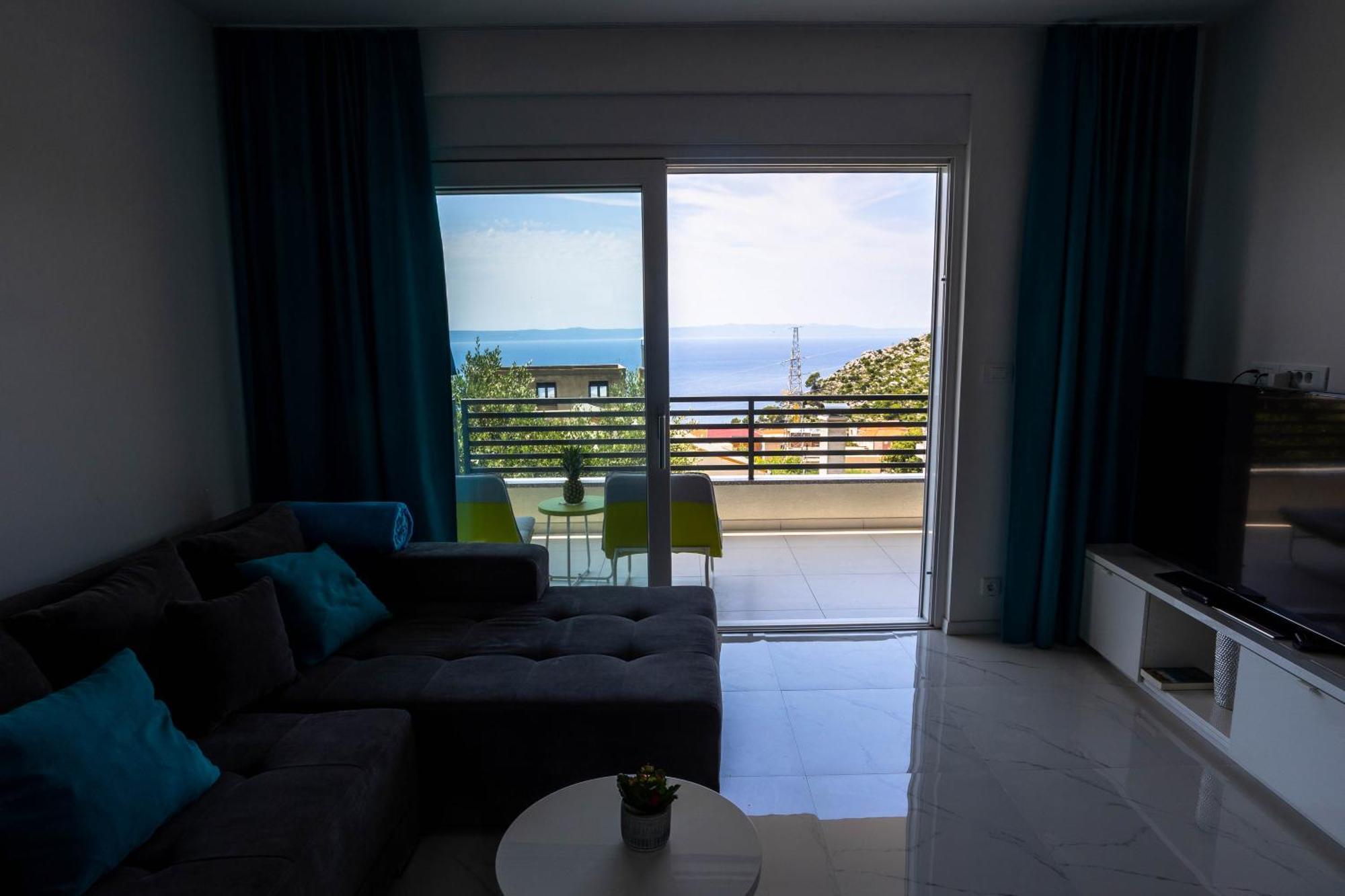 Sunshine House With Free Parking Apartment *