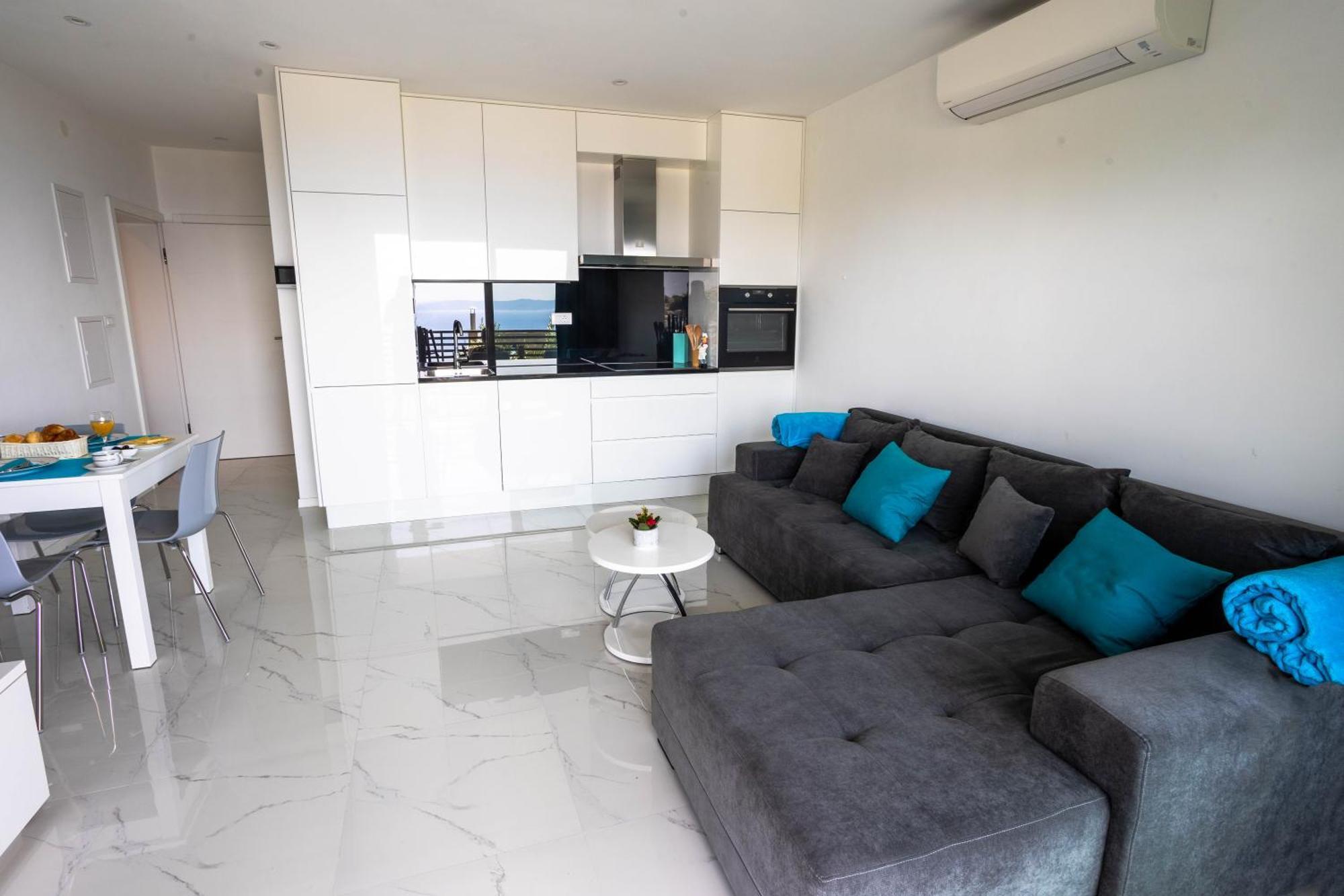 Sunshine House With Free Parking Apartment Makarska