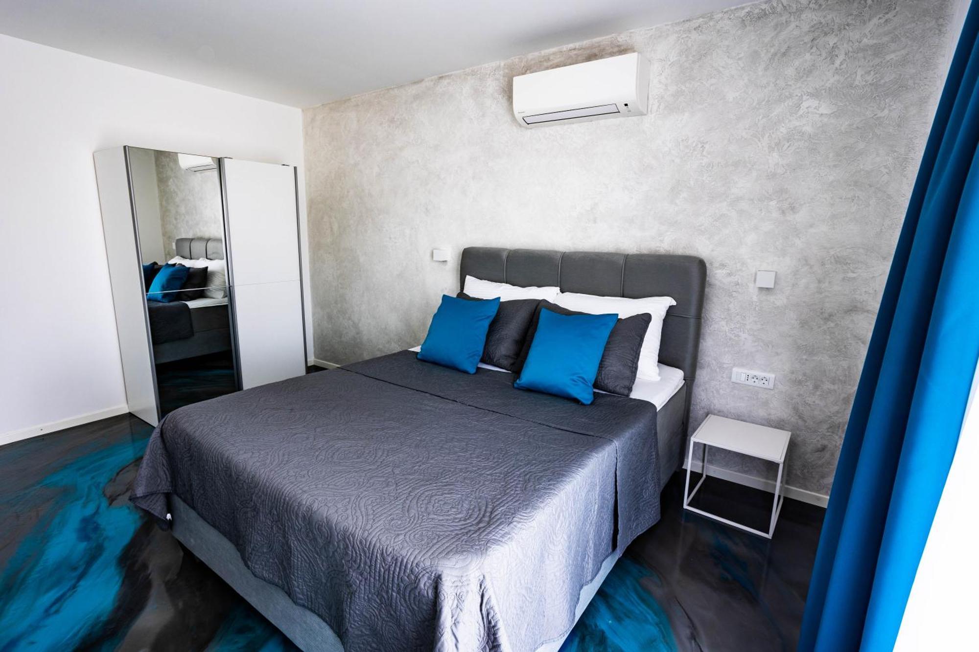 Sunshine House With Free Parking Apartment Makarska