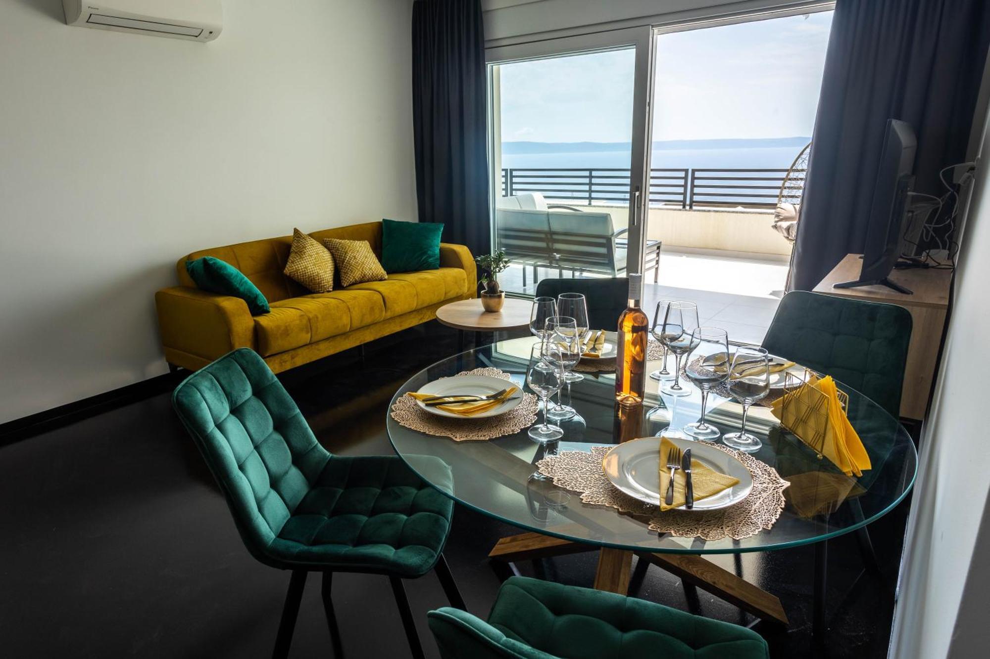 Sunshine House With Free Parking Apartment