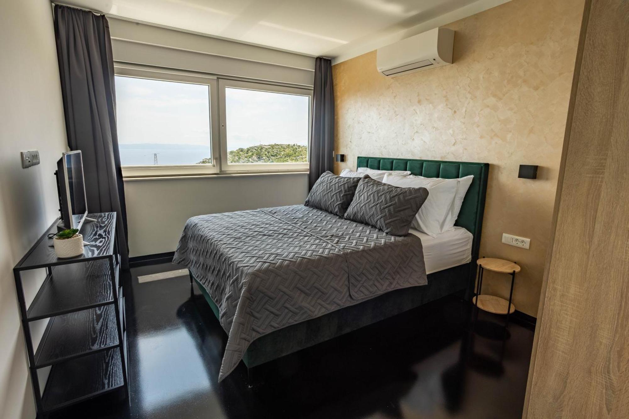Sunshine House With Free Parking Apartment Makarska