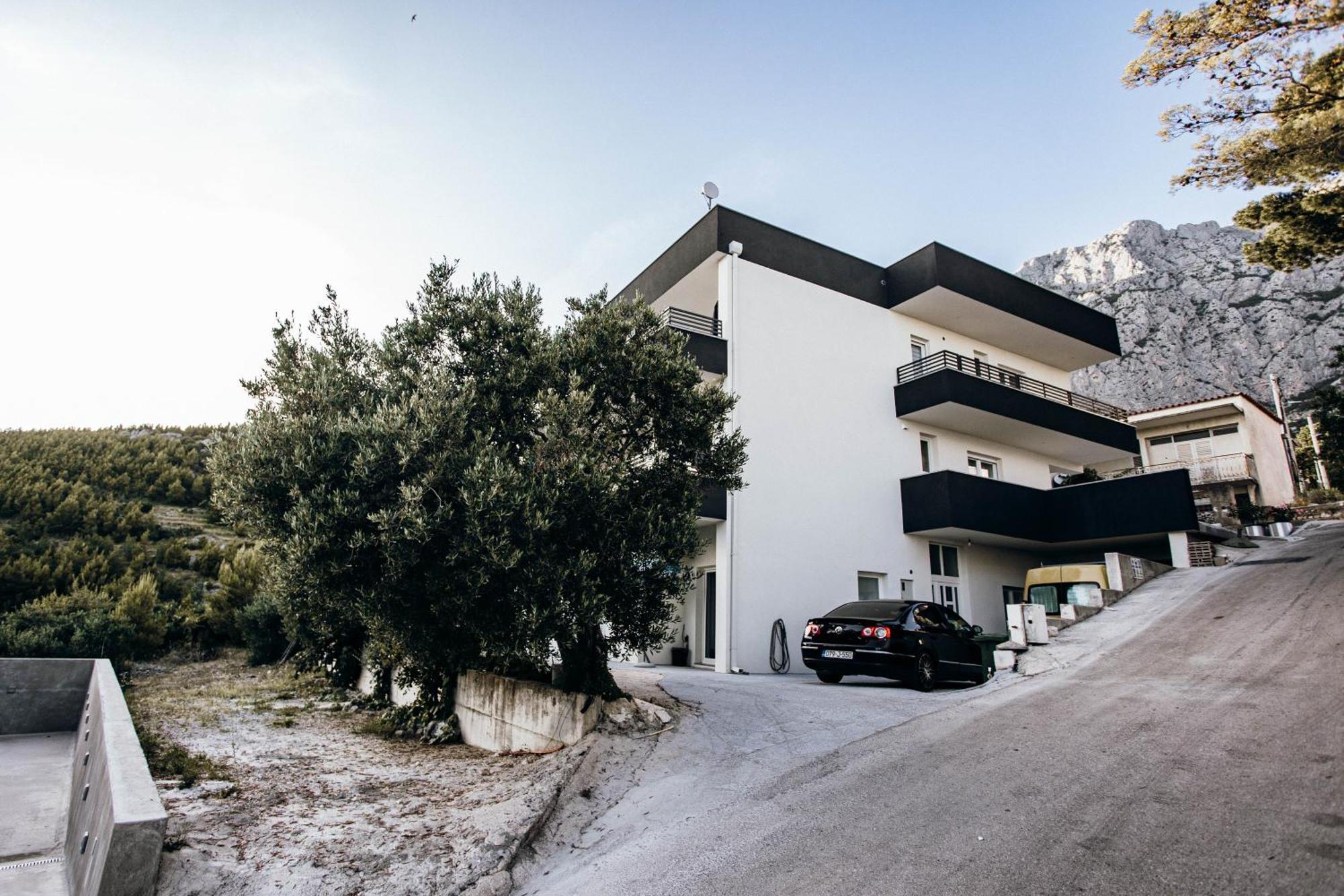 Sunshine House With Free Parking Apartment Makarska