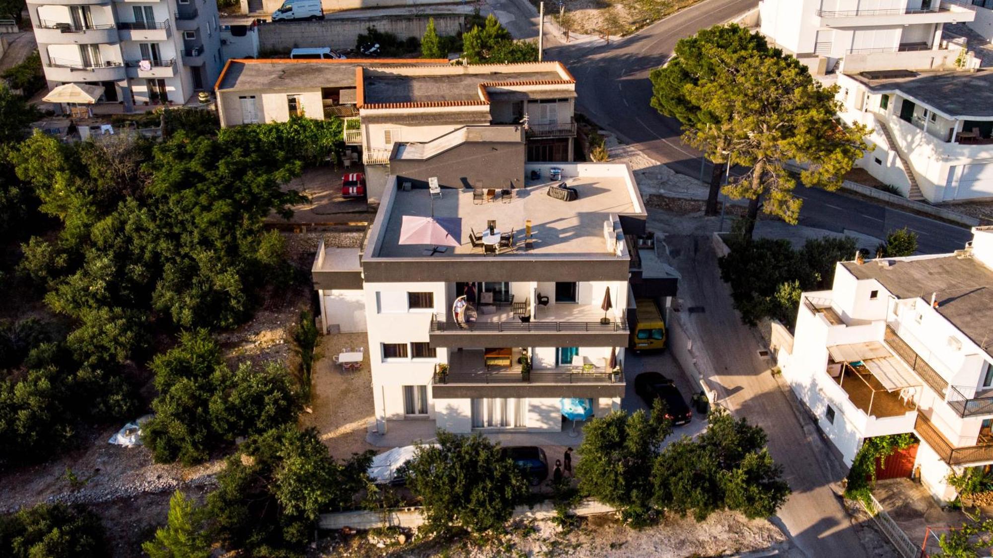 Sunshine House With Free Parking Apartment *